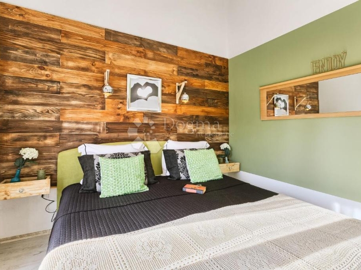 Ekskluzivno! Apartmanska vila u blizini mora