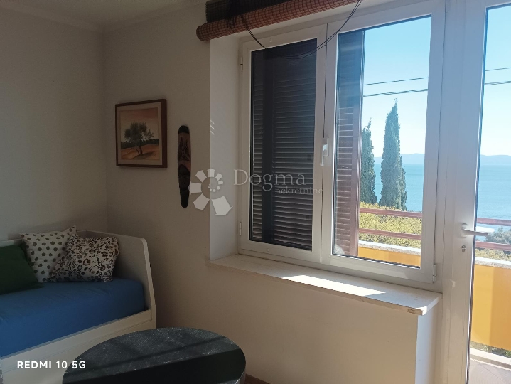 Pećine - moderna garsonijera s panoramskim pogledom na Kvarner!