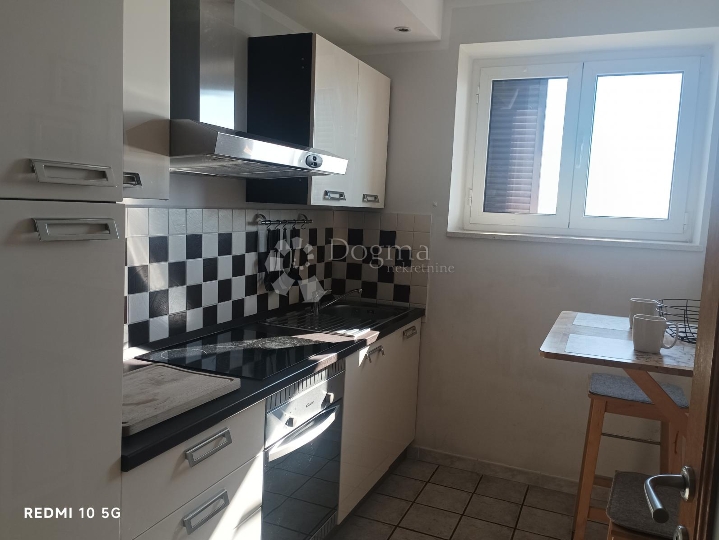 Pećine - moderna garsonijera s panoramskim pogledom na Kvarner!