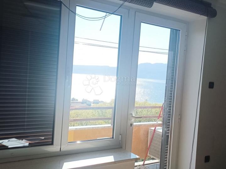 Pećine - moderna garsonijera s panoramskim pogledom na Kvarner!