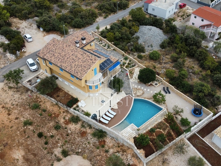 Brodarica, Šibenik - kuća s bazenom i pogledom