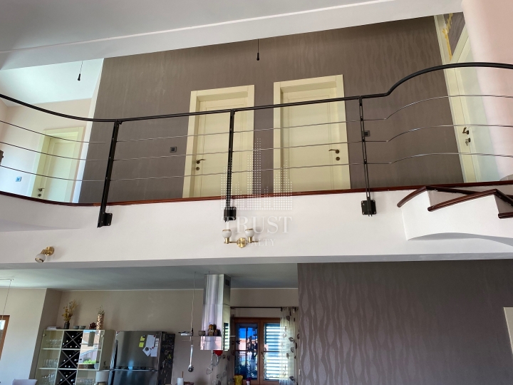 Brodarica, Šibenik - kuća s bazenom i pogledom