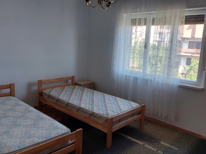 Iznajmljujem stan 3S+DB, 81 m2 na Donjem Zametu (Rijeka)