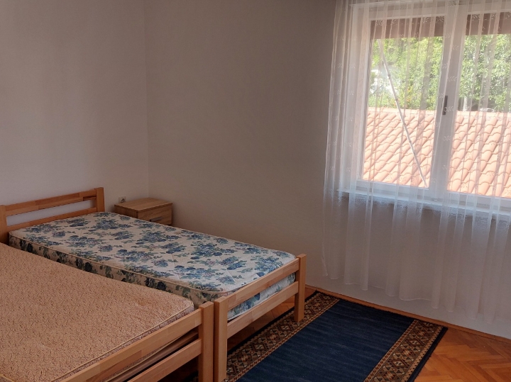 Iznajmljujem stan 3S+DB, 81 m2 na Donjem Zametu (Rijeka)