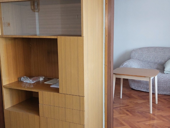 Iznajmljujem stan 3S+DB, 81 m2 na Donjem Zametu (Rijeka)