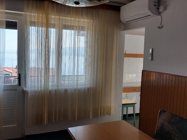 Iznajmljujem stan 3S+DB, 81 m2 na Donjem Zametu (Rijeka)