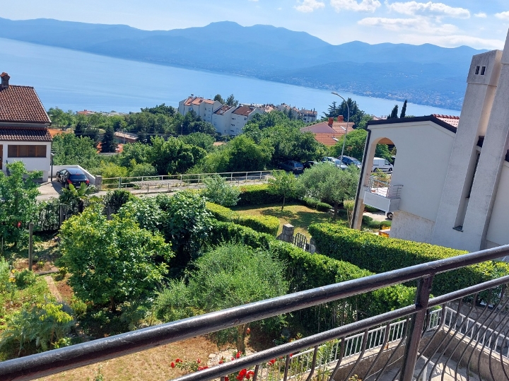 Iznajmljujem stan 3S+DB, 81 m2 na Donjem Zametu (Rijeka)