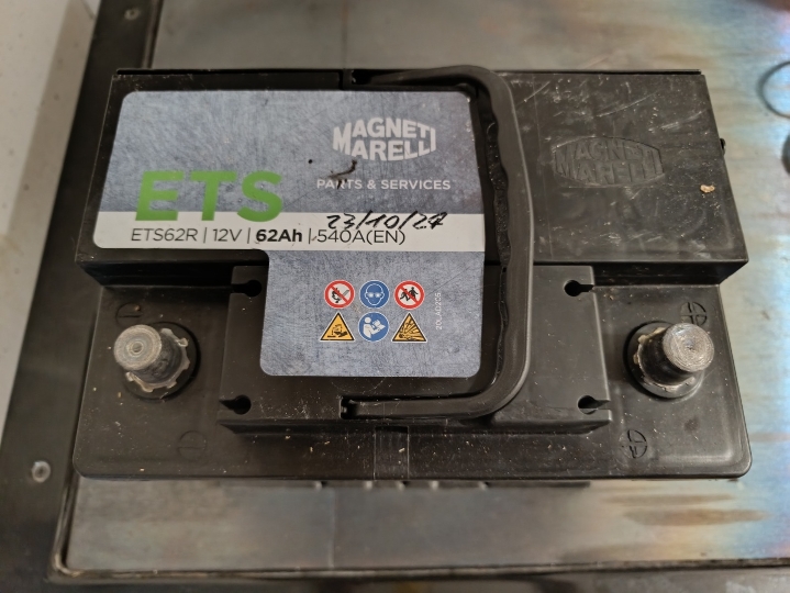 Akumulator Magneti Marelli 62Ah