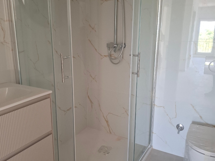 Prodajem novi 2S+DB sa 2 parkirna mjesta