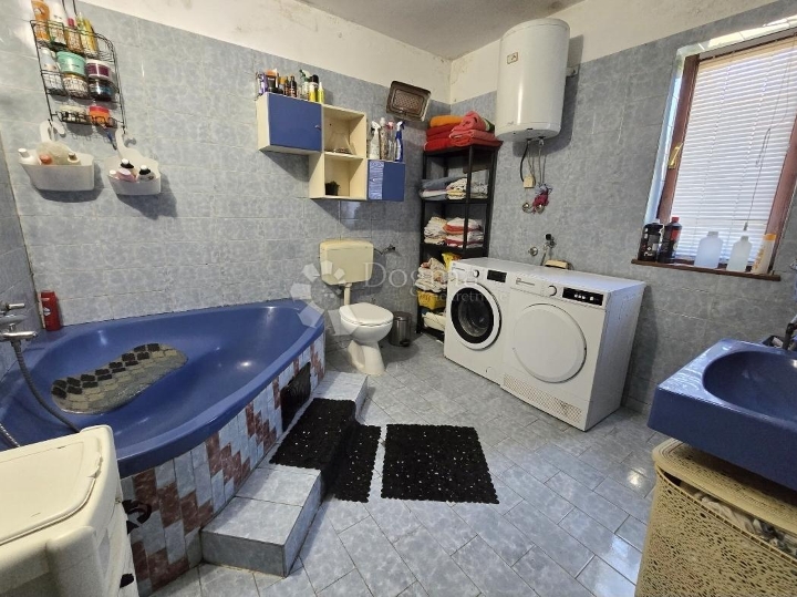 Dražice – samostojeća kuća s okućnicom