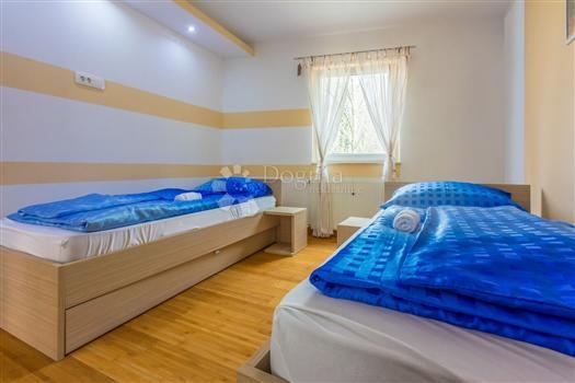 Kuća s bazenom Bribir