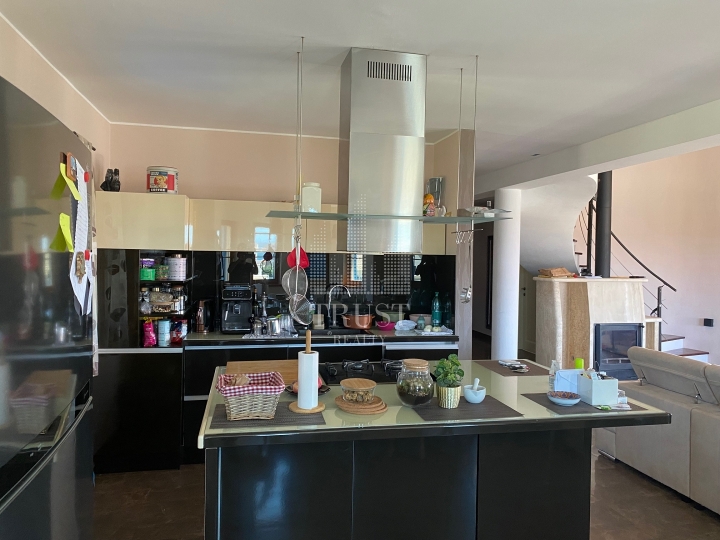 Brodarica, Šibenik - kuća s bazenom i pogledom