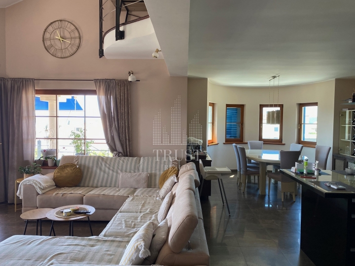 Brodarica, Šibenik - kuća s bazenom i pogledom
