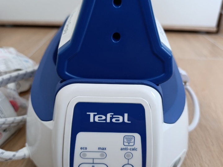 Tefal Fasteo SV5030E0 parna postaja + 3 filtera, kao nova