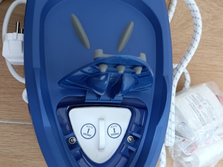 Tefal Fasteo SV5030E0 parna postaja + 3 filtera, kao nova