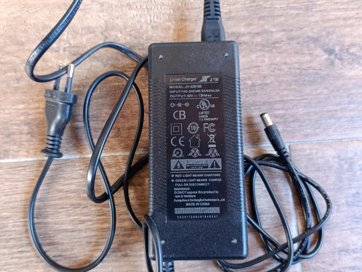 Kugoo Kirin S1-potrebna nova baterija, 100€ fixno, bez zamjena