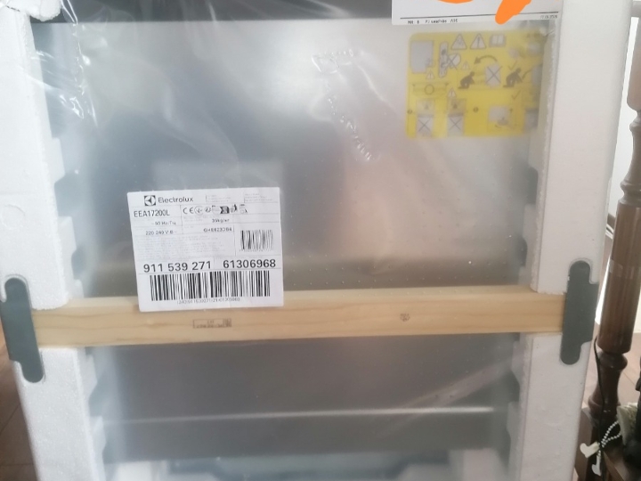 Perilica posuđa Electrolux Eea17200L nova zapakirana