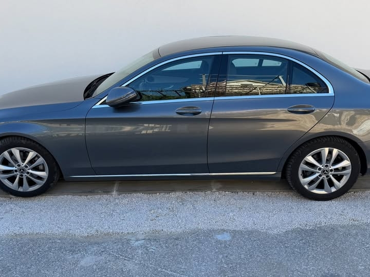 Mercedes-Benz C220D