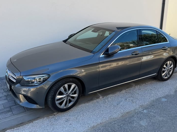 Mercedes-Benz C220D