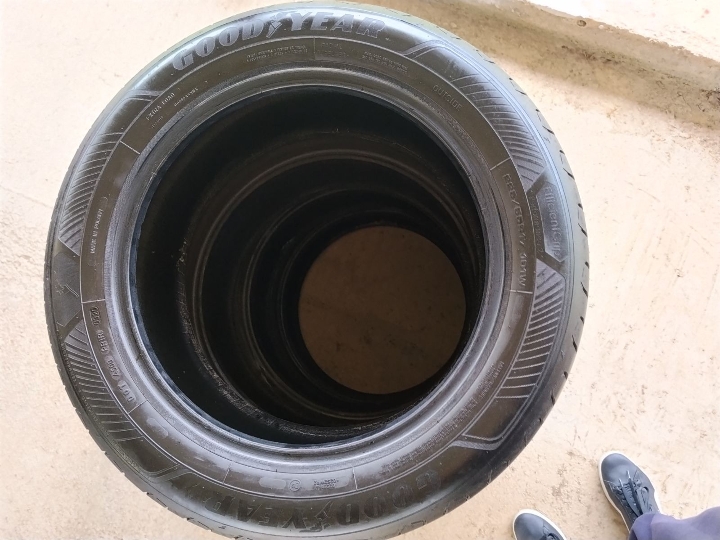 Gume ljetne Goodyear 225/55/17 4 kom.