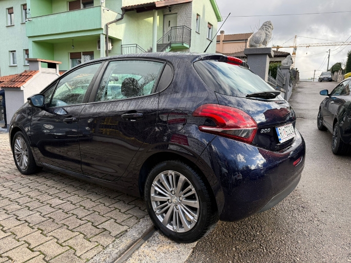 Peugeot 208, 2017. god. 1.2 s plinom