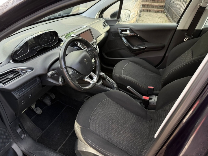 Peugeot 208, 2017. god. 1.2 s plinom