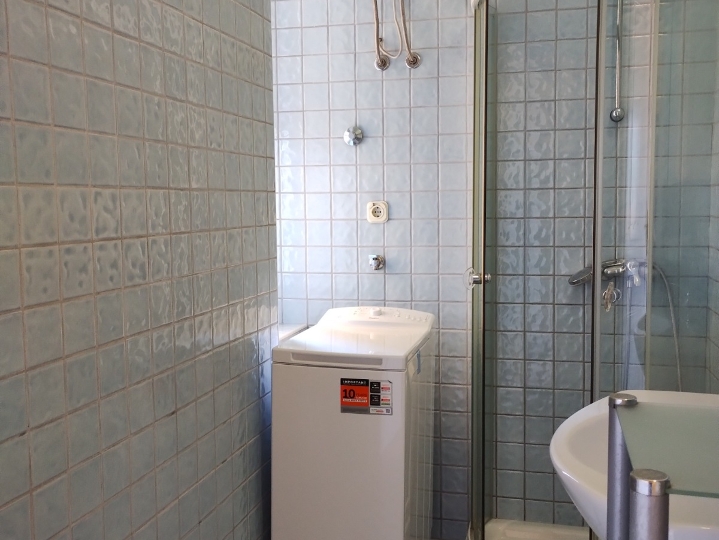 Rijeka, Centar – 68 m², 2 sobe, pogled na more, blizina fakulteta