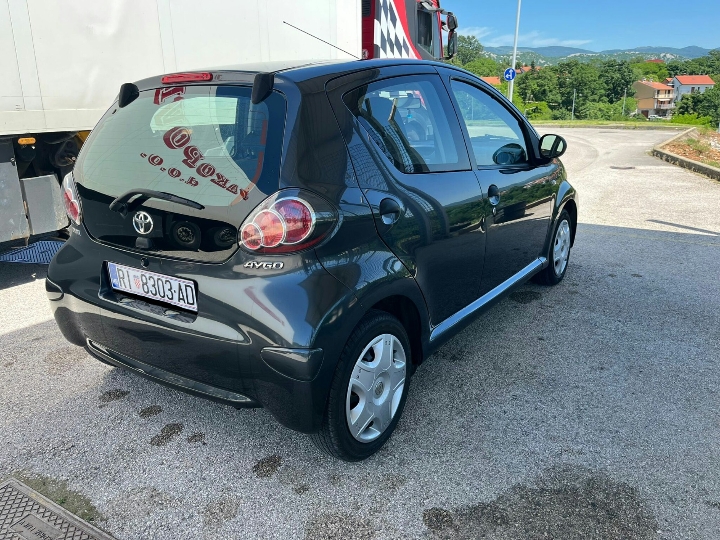 Toyota Aygo 1.0...50 kW!!!