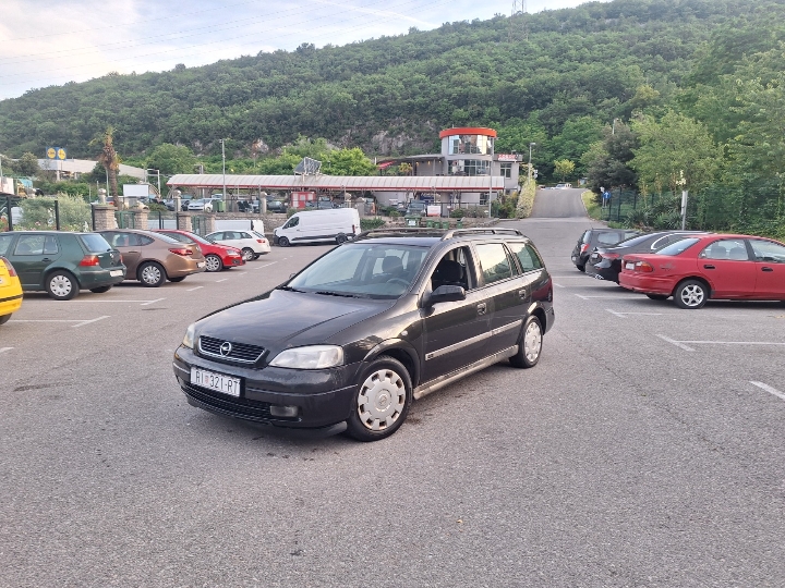 Opel astra karavan 2.0 DTi – 700 €