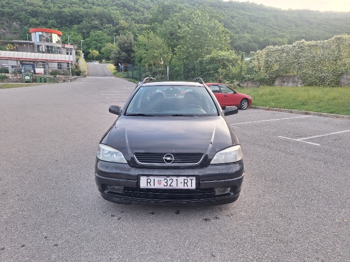 Opel astra karavan 2.0 DTi – 700 €