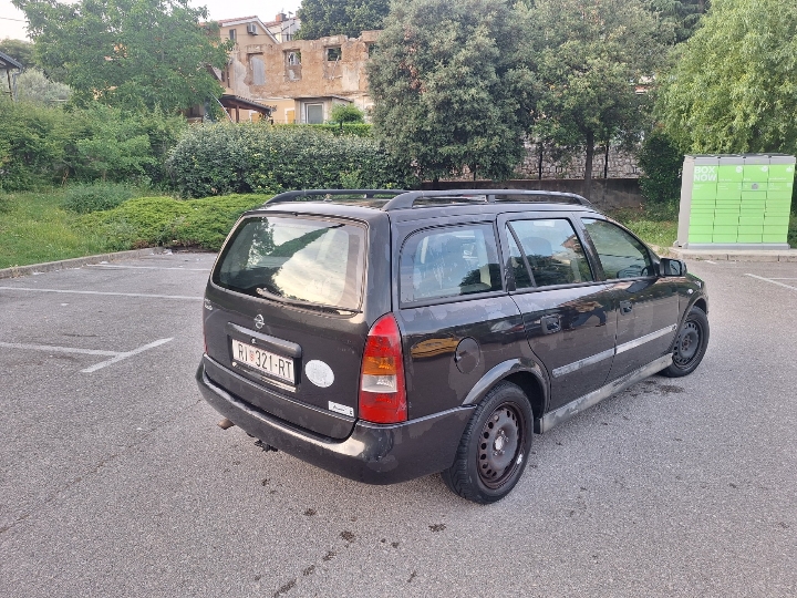 Opel astra karavan 2.0 DTi – 700 €