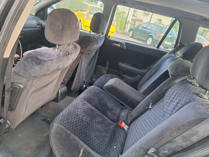 Opel astra karavan 2.0 DTi – 700 €