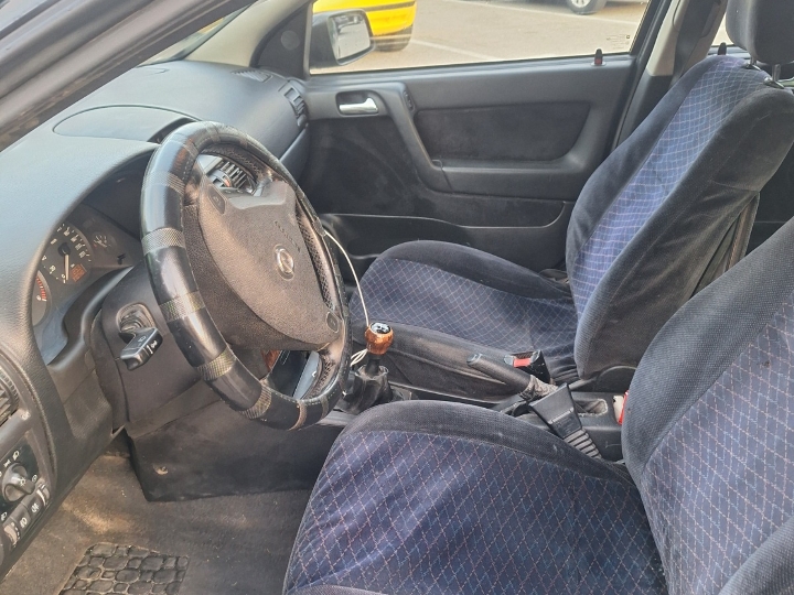 Opel astra karavan 2.0 DTi – 700 €