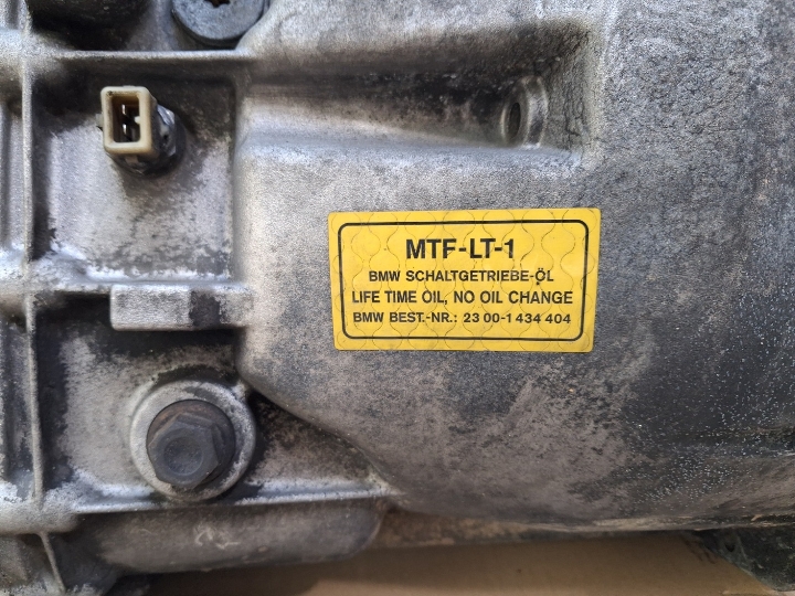 BMW E46 ručni mjenjač 5 brzina 320d - 2003. god