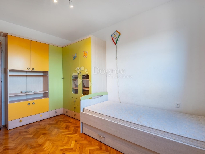 Rijeka, Škurinje - trosoban stan prostran od 85m2