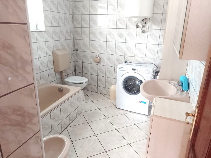Matulji, 66 m2, 2S+DB, 700€