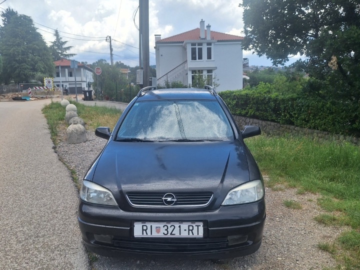 Opel Astra karavan 2.0 DTI – 700 €