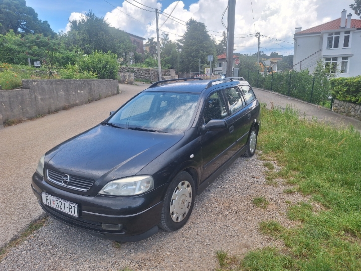 Opel Astra karavan 2.0 DTI – 700 €