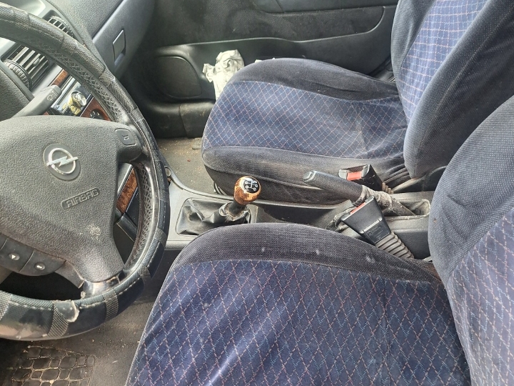 Opel Astra karavan 2.0 DTI – 700 €