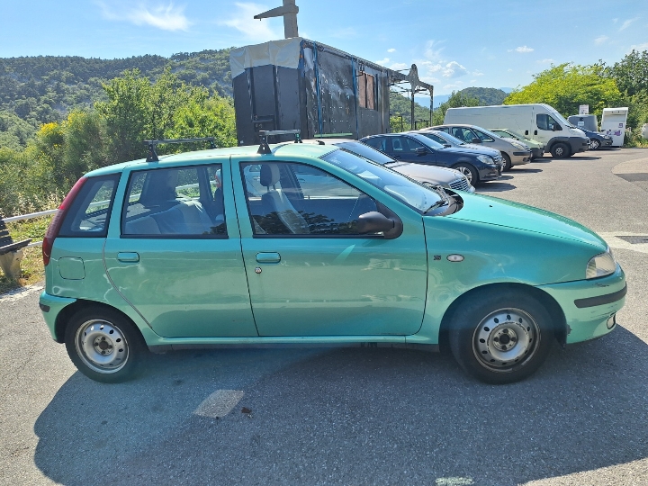 Fiat Punto 1.2 ELX, 1997., registriran do 12/2026