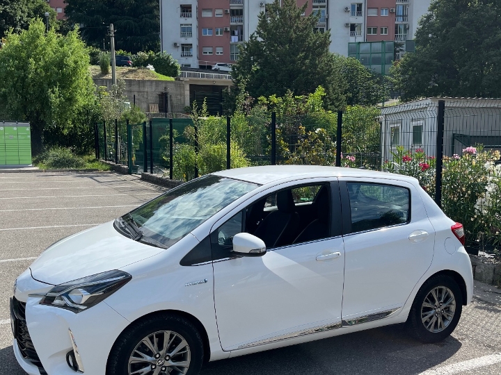 Toyota Yaris Hybrid automatik samo 41.000 km