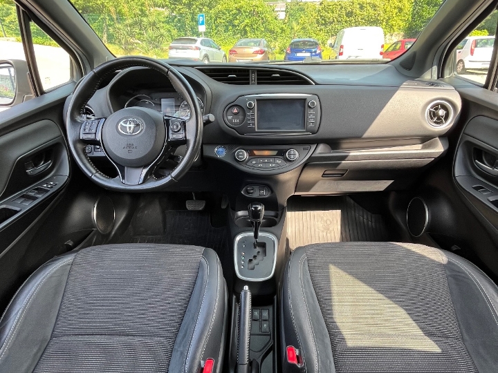 Toyota Yaris Hybrid automatik samo 41.000 km