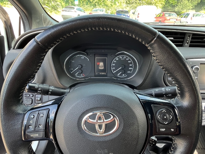 Toyota Yaris Hybrid automatik samo 41.000 km