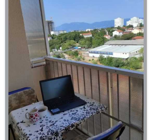Slobodna soba za 2 studenta/tice