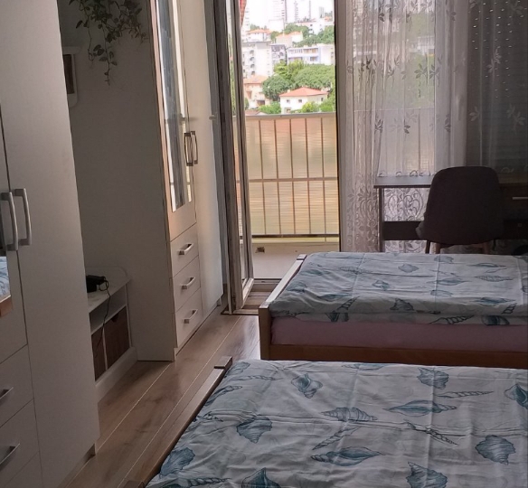 Slobodna soba za 2 studenta/tice