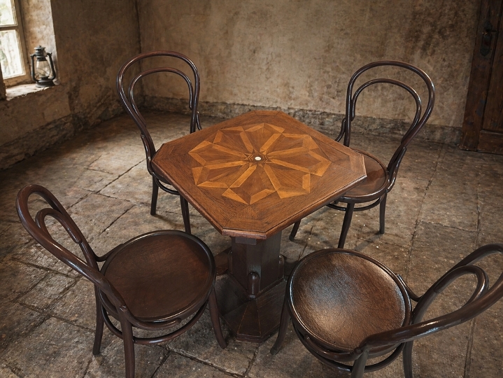 Set stolica Thonet br.14 i stol