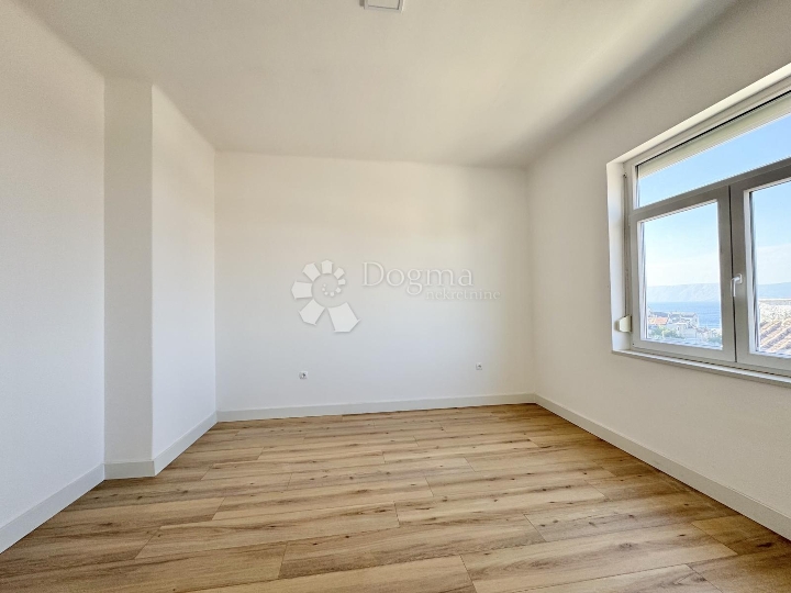 Novi Vinodolski - adaptiran stan 57 m² - pogled na more