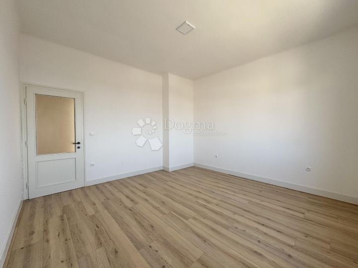 Novi Vinodolski - adaptiran stan 57 m² - pogled na more