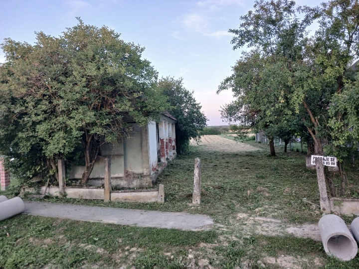 Građevinsko imanje 1.958 m² uz glavnu cestu – Općina Crnac