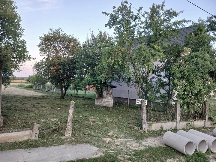 Građevinsko imanje 1.958 m² uz glavnu cestu – Općina Crnac
